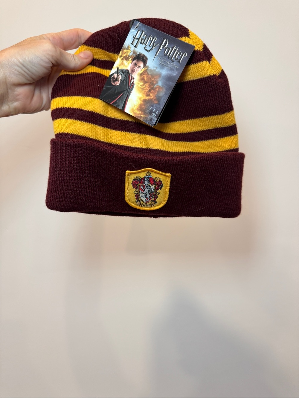 Warner Bros. Gryffindor Stripe Knit Beanie - Maroon & Yellow